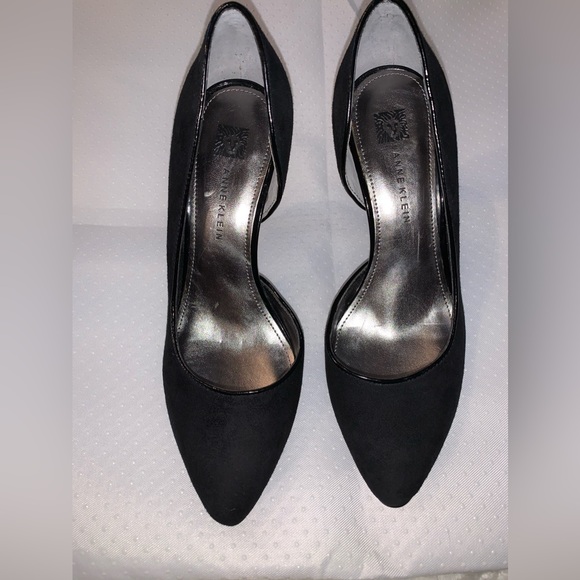 AK Anne Klein Size 6 M Black Genuine Suede Leather Pump - Picture 3 of 16